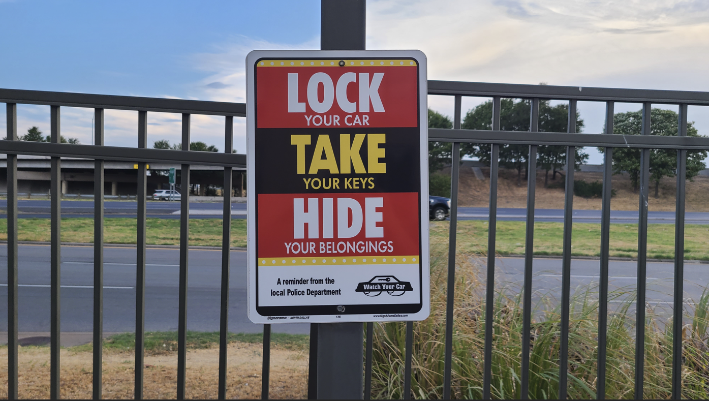 미국에서 주차시 차량 안에 가방을 두지마라? : Vehicle Break-In